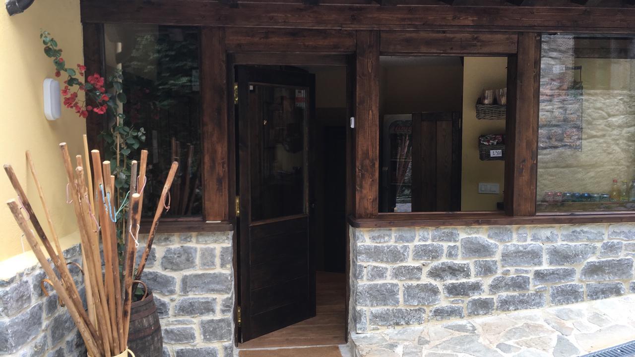 Albergue Villa De Bulnes Eksteriør bilde