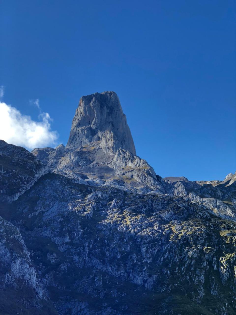 Albergue Villa De Bulnes Eksteriør bilde